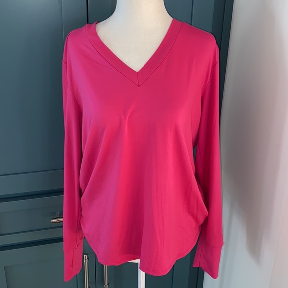 NWT  Bobeau V-Neck Butter Top in Fuchsia - Picture 2 of 11